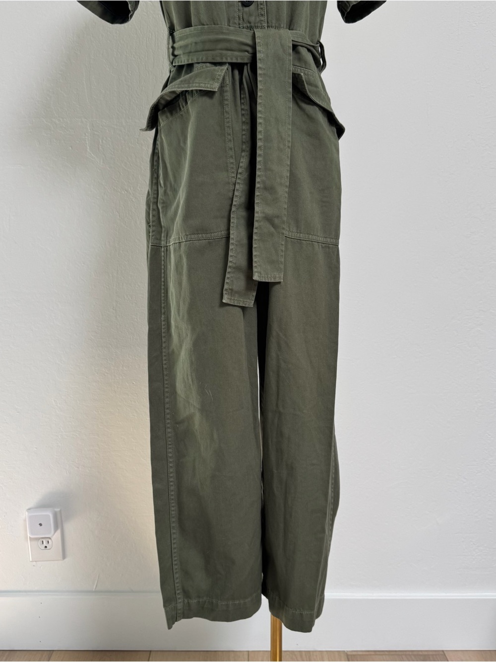 Madewell Utility Short-Sleeve Jumpsuit in Olive Green (Petite S) - Picture 4 of 14